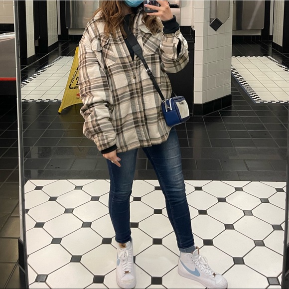 Meet your Posher, Andrea - Picture 1 of 1